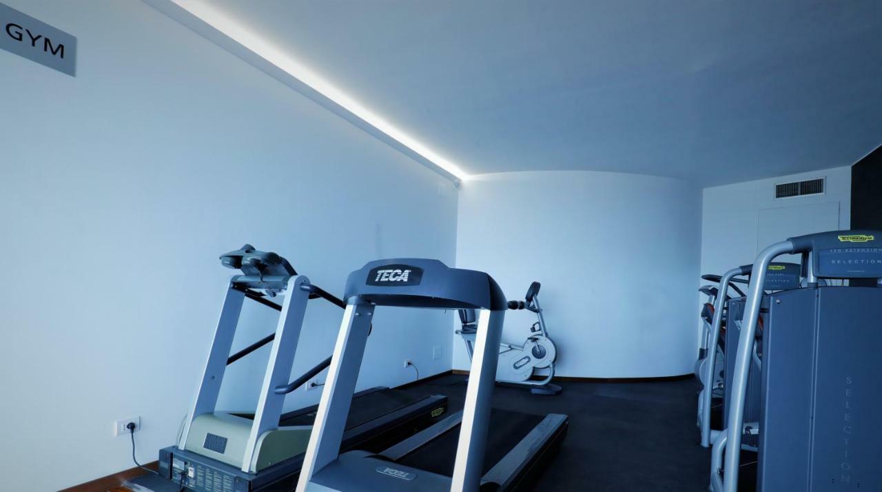 Radisson Blu Es. Hotel, Roma מראה חיצוני תמונה The gym at the hotel