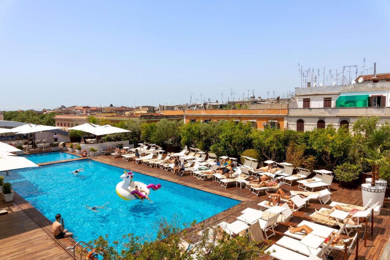 Radisson Blu Es. Hotel, Roma מראה חיצוני תמונה The pool at the Hotel W Rome