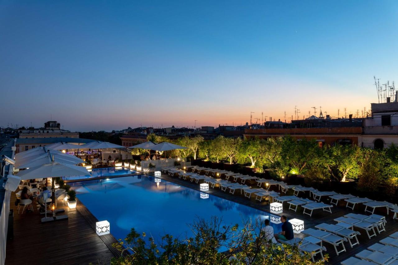 Radisson Blu Es. Hotel, Roma מראה חיצוני תמונה The pool at the hotel